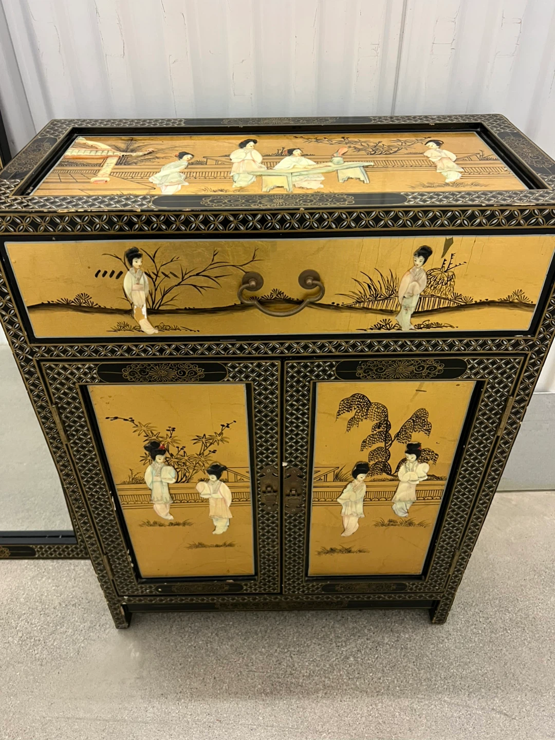 Oriental Style Cabinet with Matching Mirror - photo 3