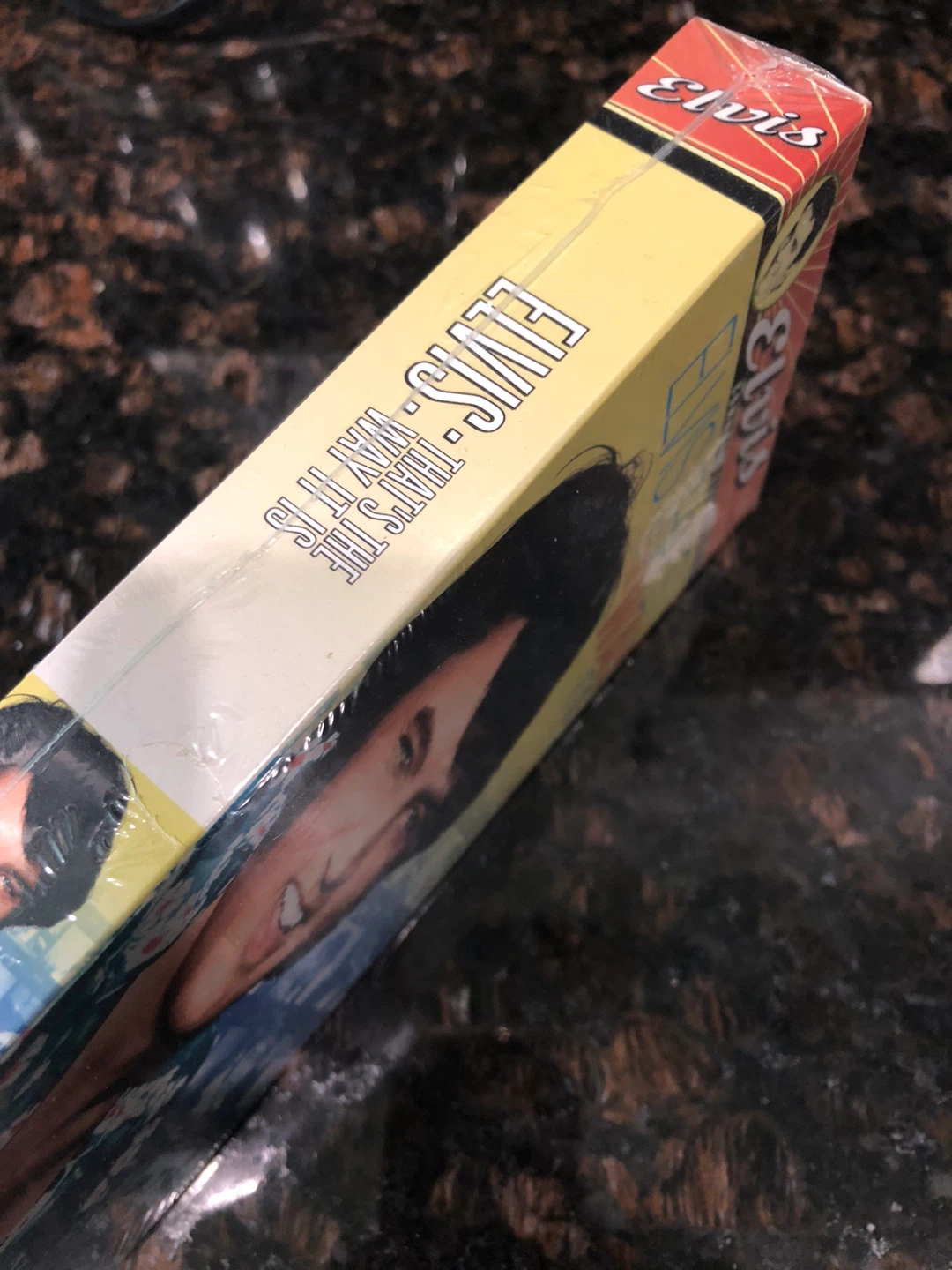 NEW! ELVIS commemorative collection VHS - photo 4