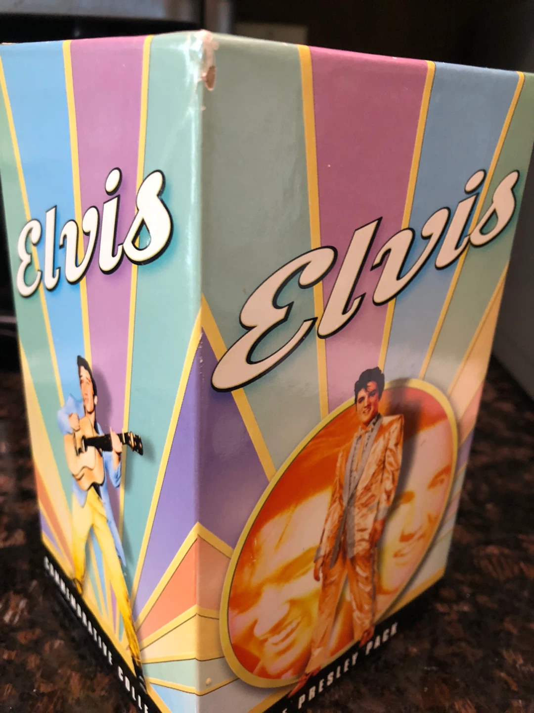 ELVIS commemorative collection VHS - photo 2