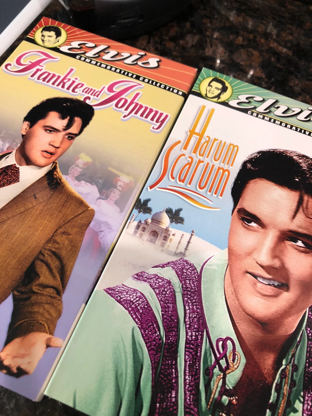 ELVIS commemorative collection VHS - photo 3