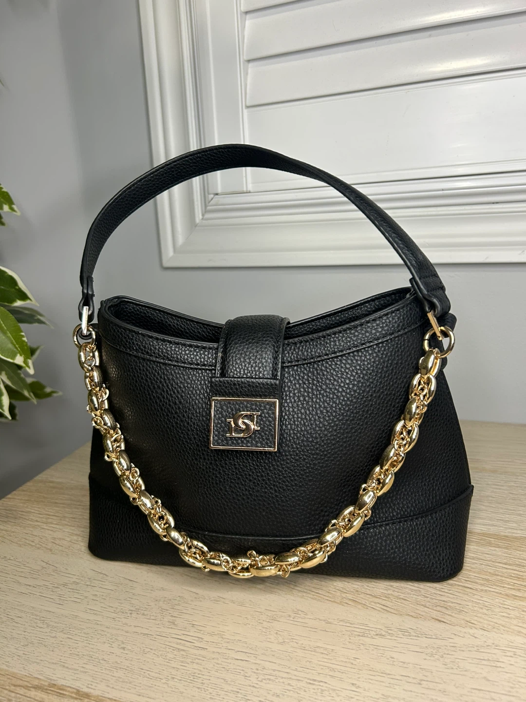 DST Handbag Black with Gold Chain - photo 2