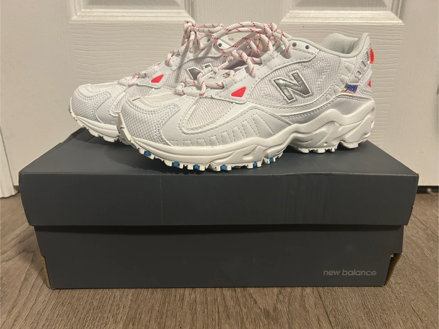 New Balance 703 White Sneakers - Size 5.5 - photo 2