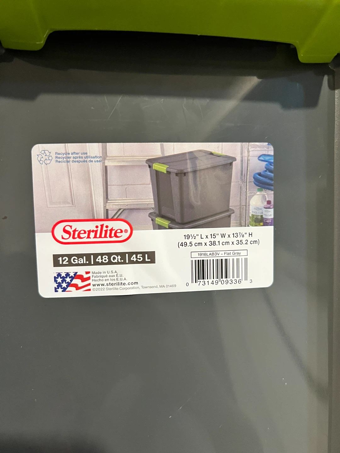 Moving sale- 1 tote + 2 heavy duty moving bags - photo 2