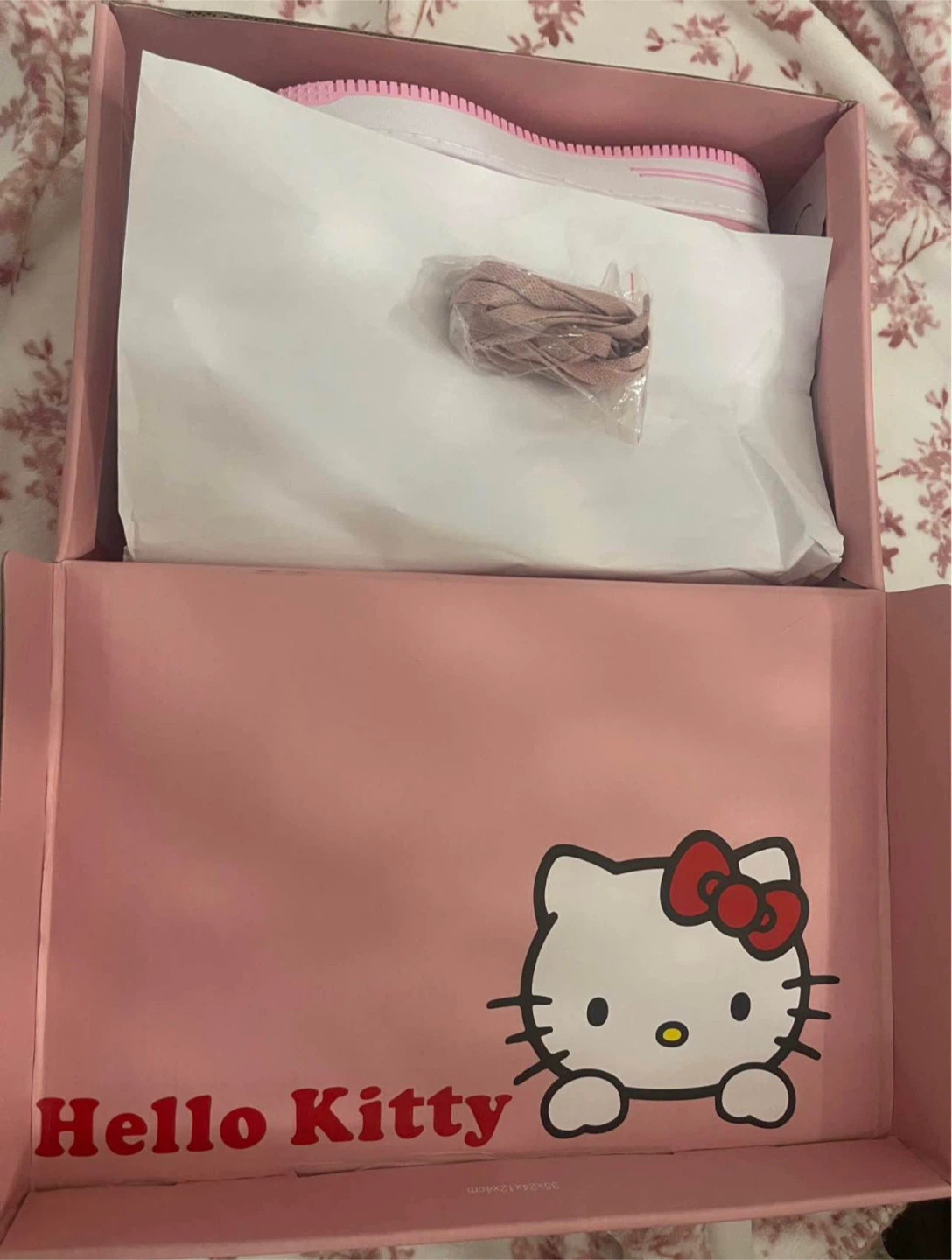 BAPE x Hello Kitty RARE Sneakers - Size 9 Women’s - photo 5