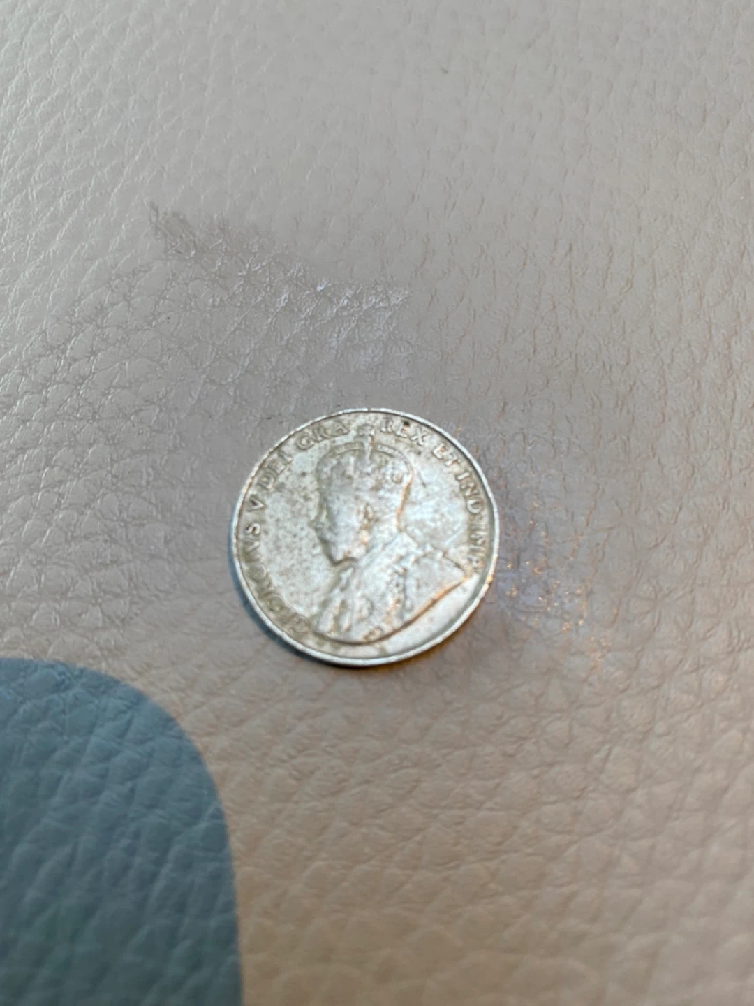 1935 Canadian Five Cent Coin - photo 2