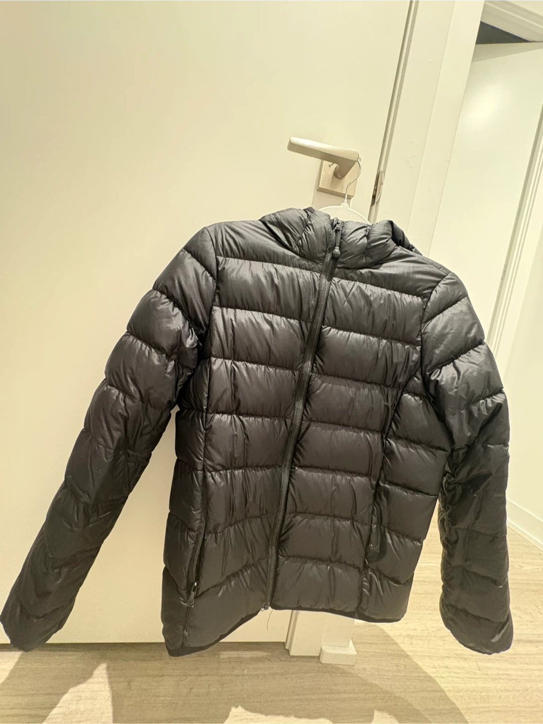 Aritzia The Little Puff Black - Size Small - photo 3