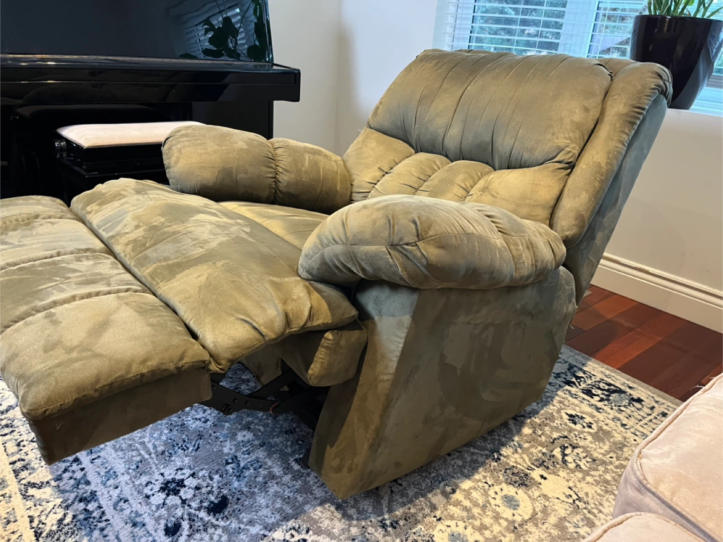 Comfortable Green Recliner