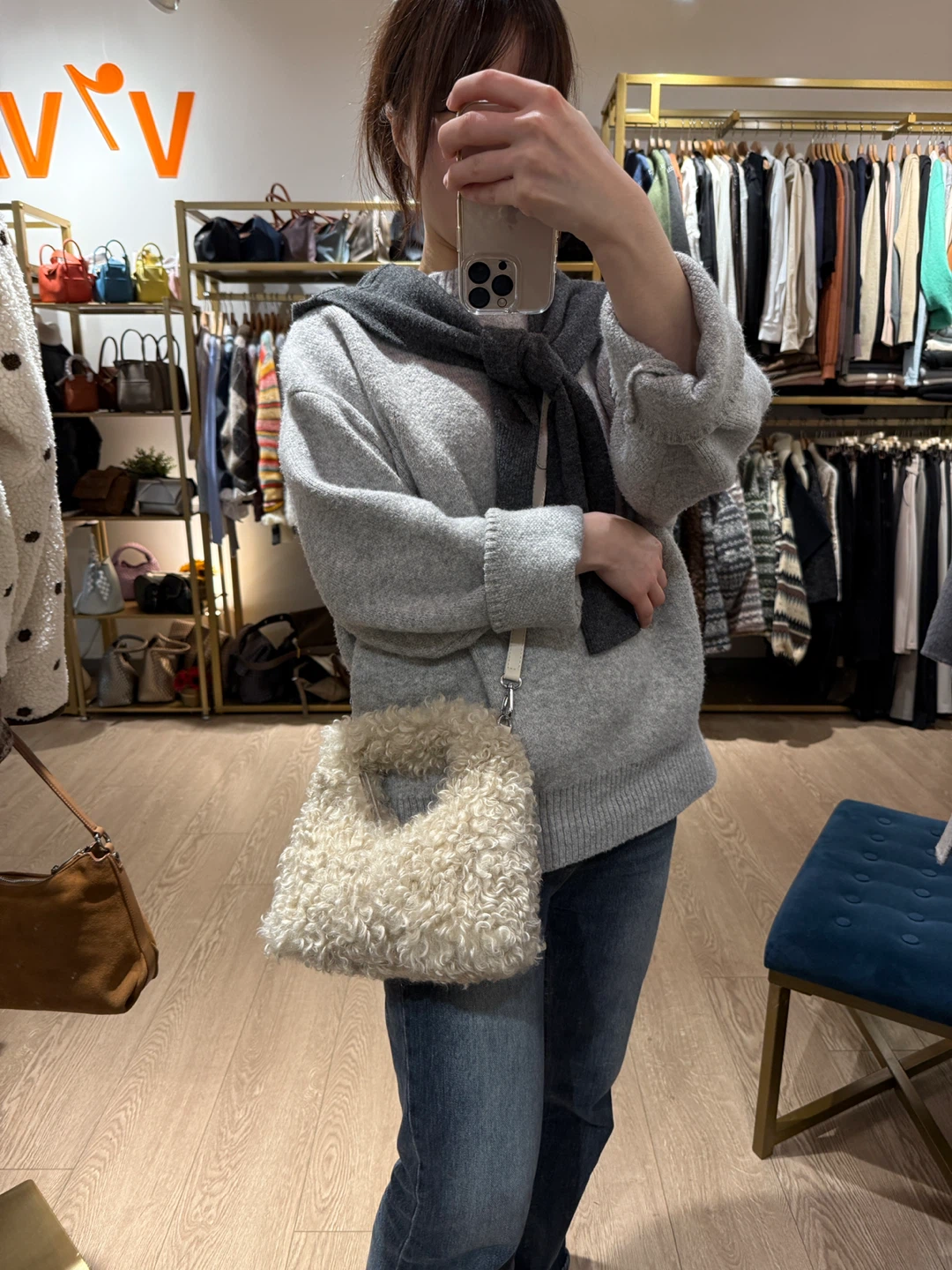 Fuzzy Carry Bag - photo 2