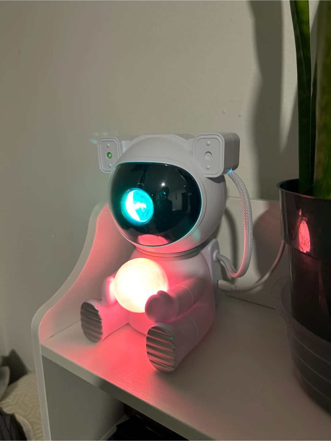 Astronaut Galaxy Projector Night Light - photo 2