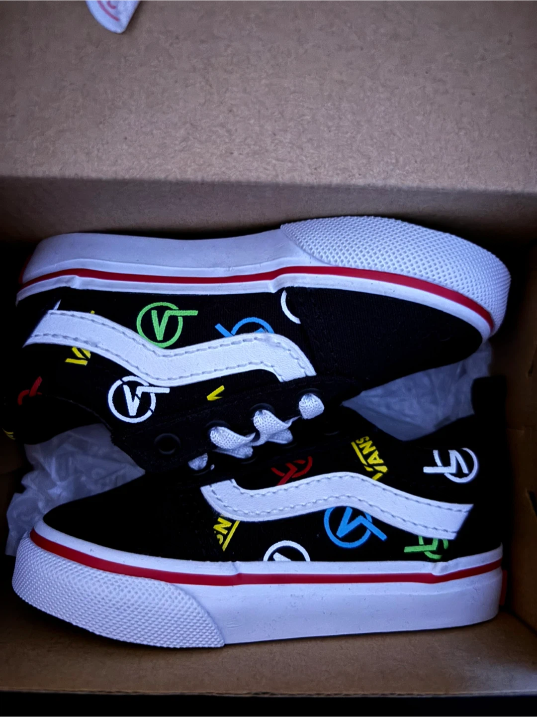 New Vans Ward Slip-On (Rainbow Logo) - Size 5T