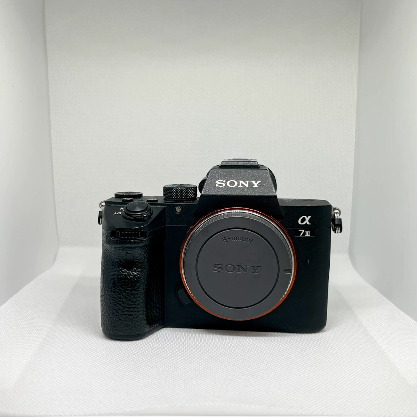 Sony A7 III + Tamron 28–75mm f/2.8 + 2 Sony Batteries - photo 3