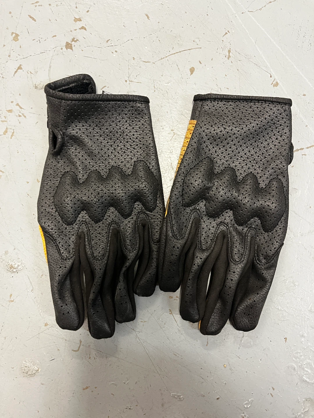 Icon AIRFORM  Motorcycle Gloves