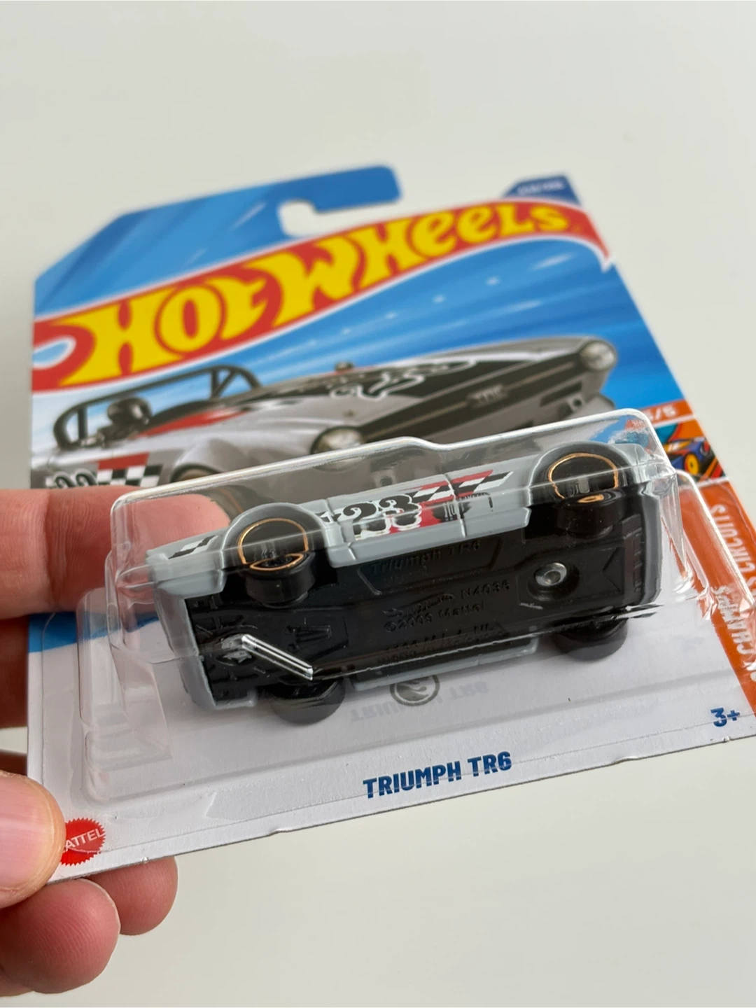 Hot Wheels Triumph TR6 Treasure Hint - photo 2
