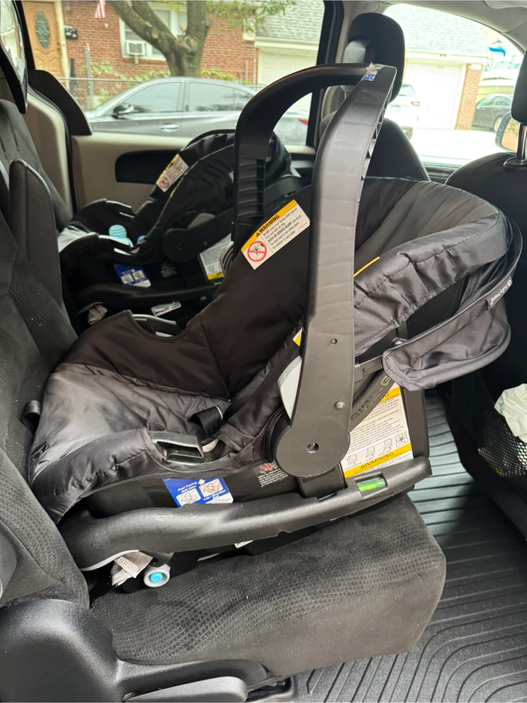 Baby trend Car seat with base - photo 4