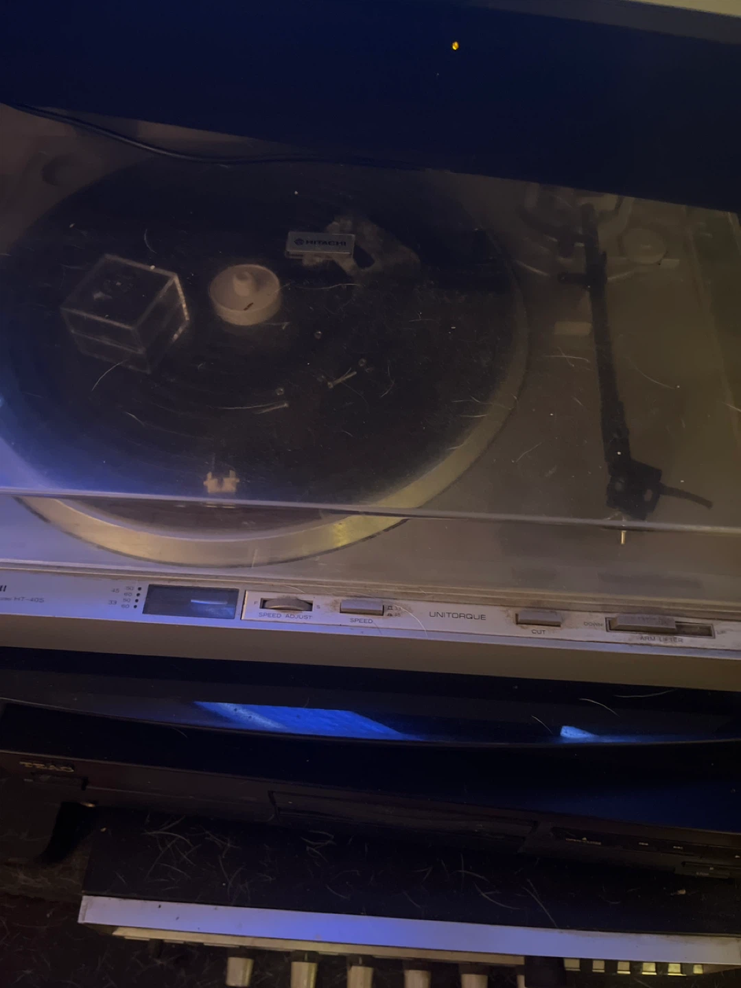 Hitachi HT-40S Turntable