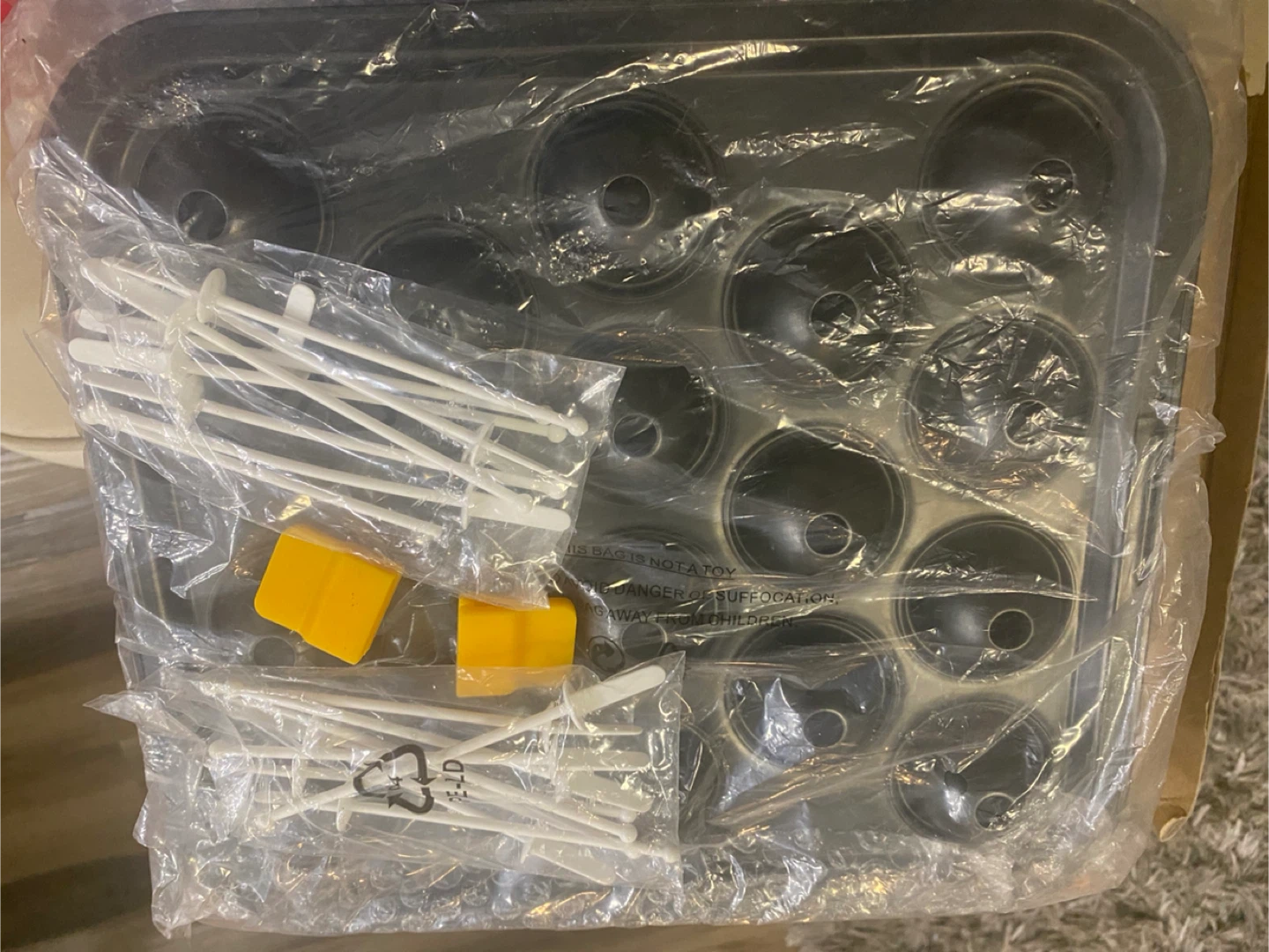 Bake Pop Baking Pan & Accessories - Makes 18 Pops! - photo 3