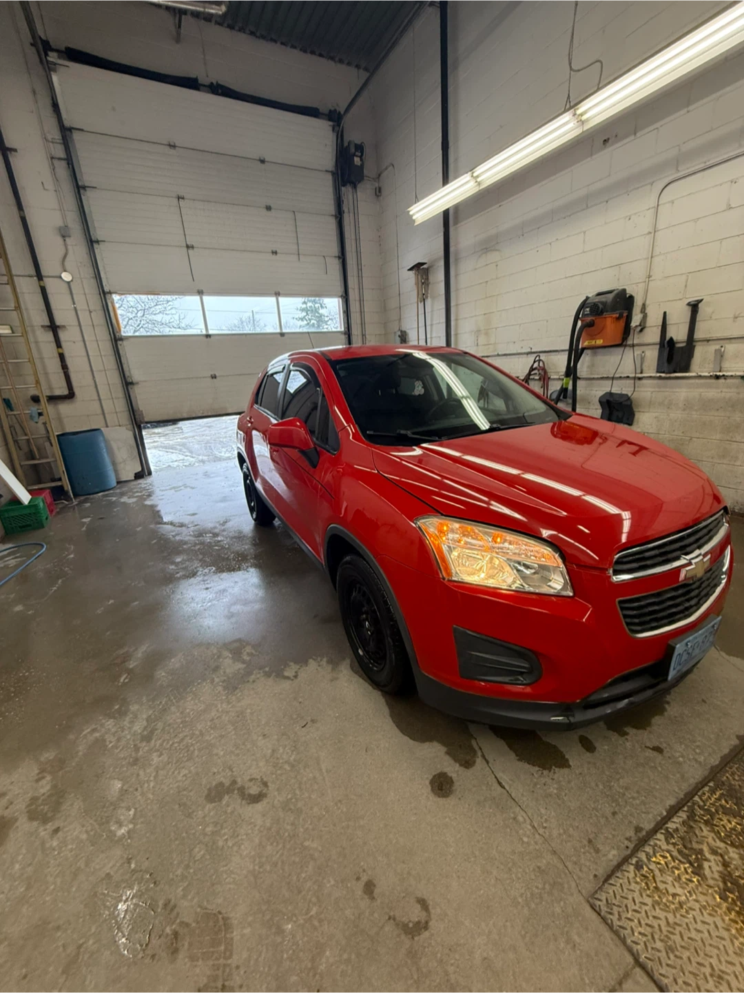 Red Chevrolet Trax - photo 5