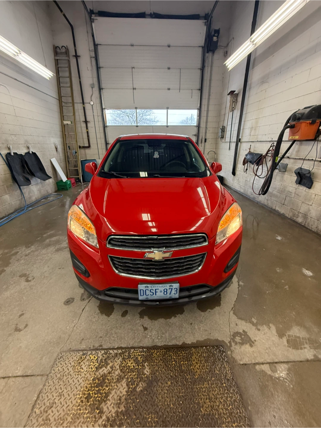 Red Chevrolet Trax - photo 2