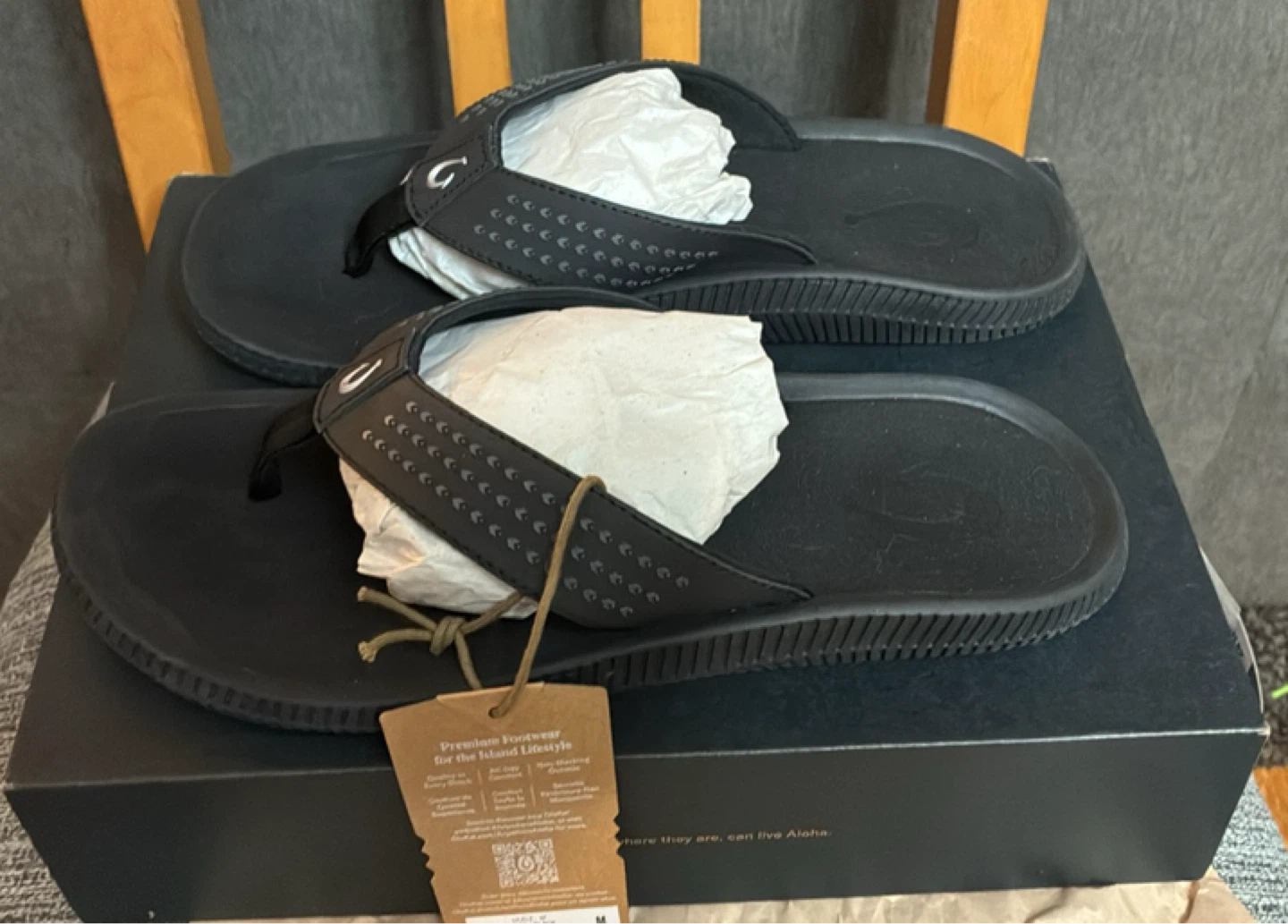 New OluKai Ulele Black Sandals - Men's Size 9