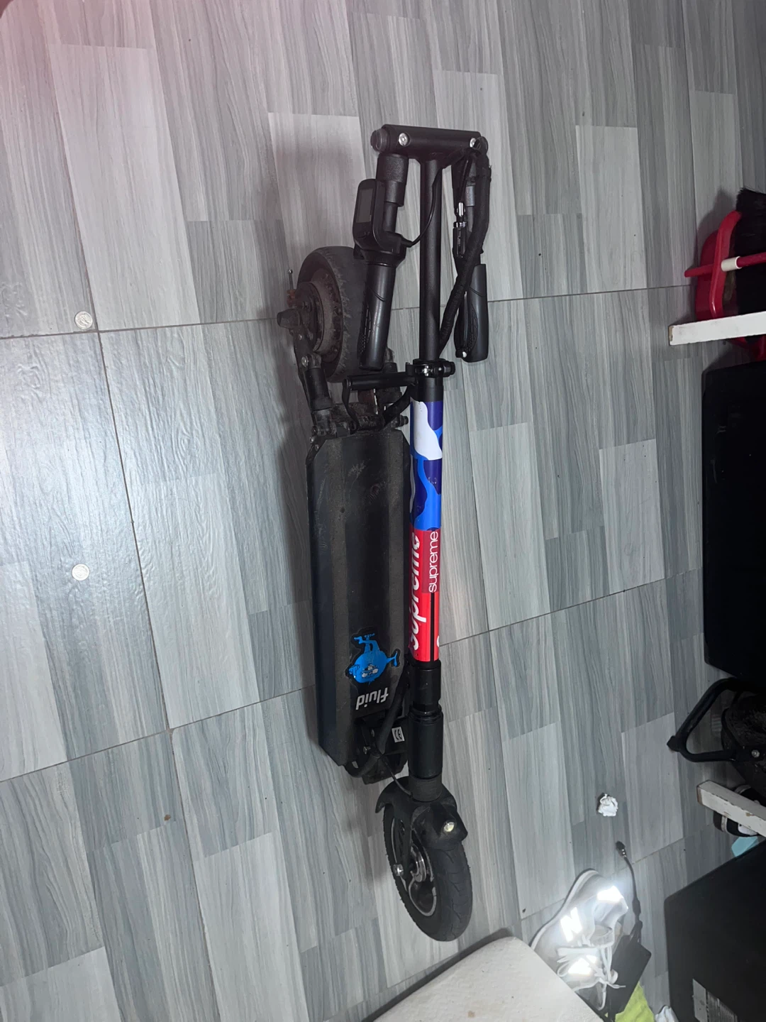 Fluid E Scooter with Supreme Sticker - photo 5