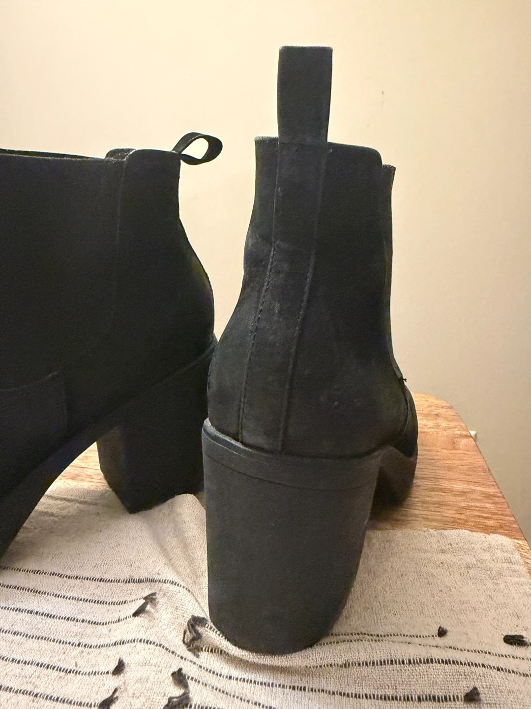 🥕Black Leather Chelsea Boots - Size 7.5 - photo 3