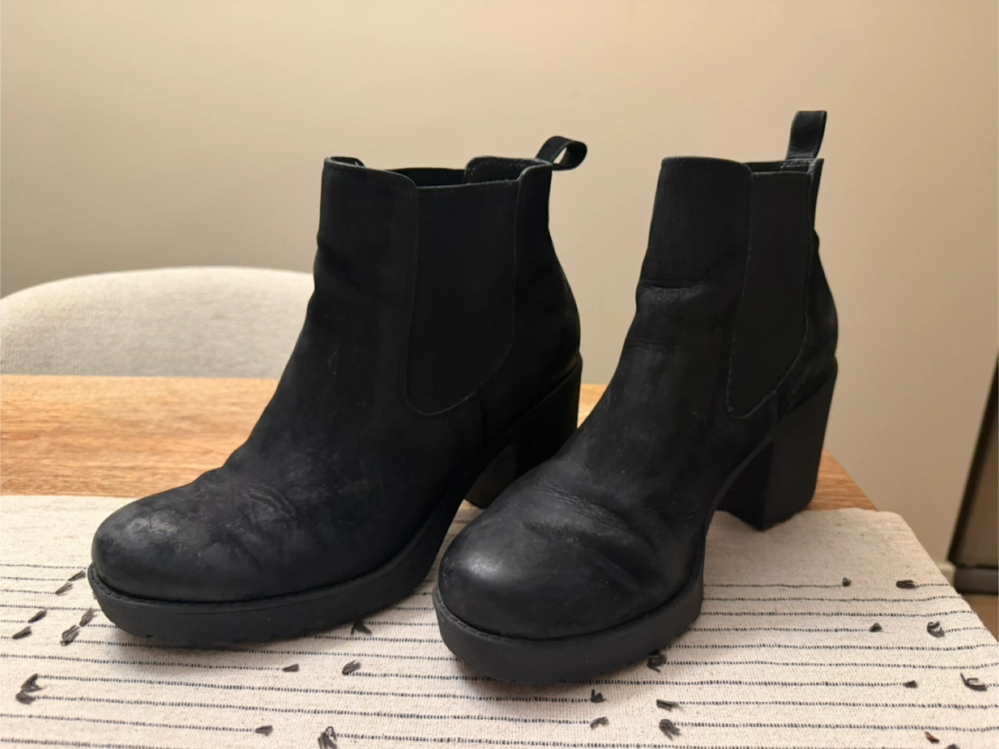 🥕Black Leather Chelsea Boots - Size 7.5 - photo 2