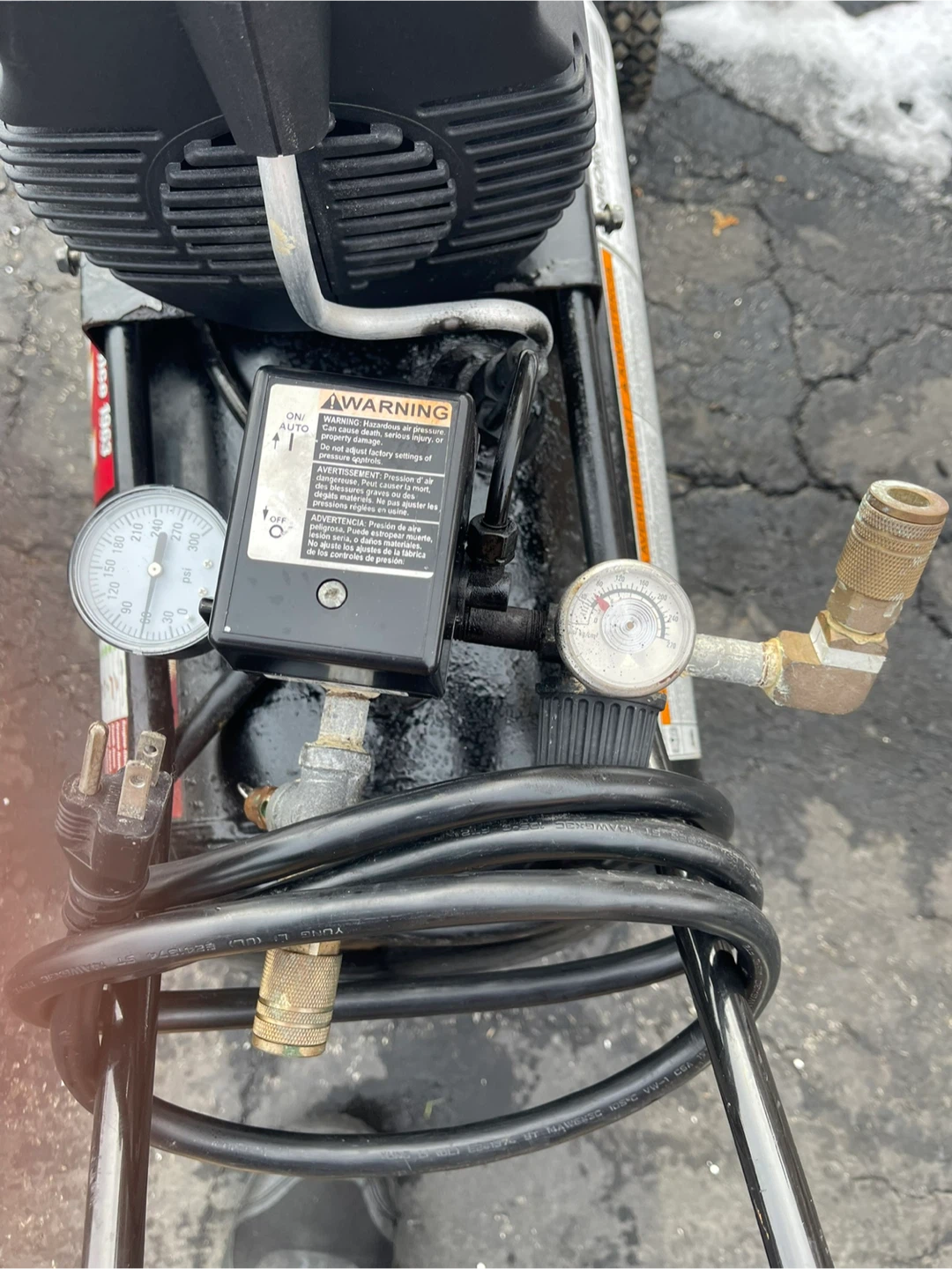 Sanborn 15 Gallon Air Compressor - photo 3