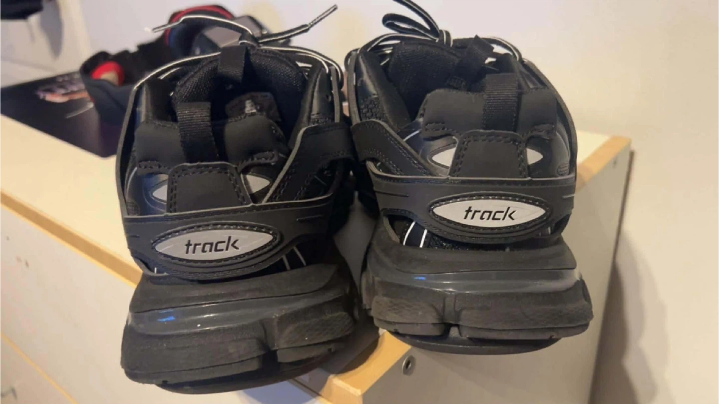 Balenciaga Tracks non led Size 42