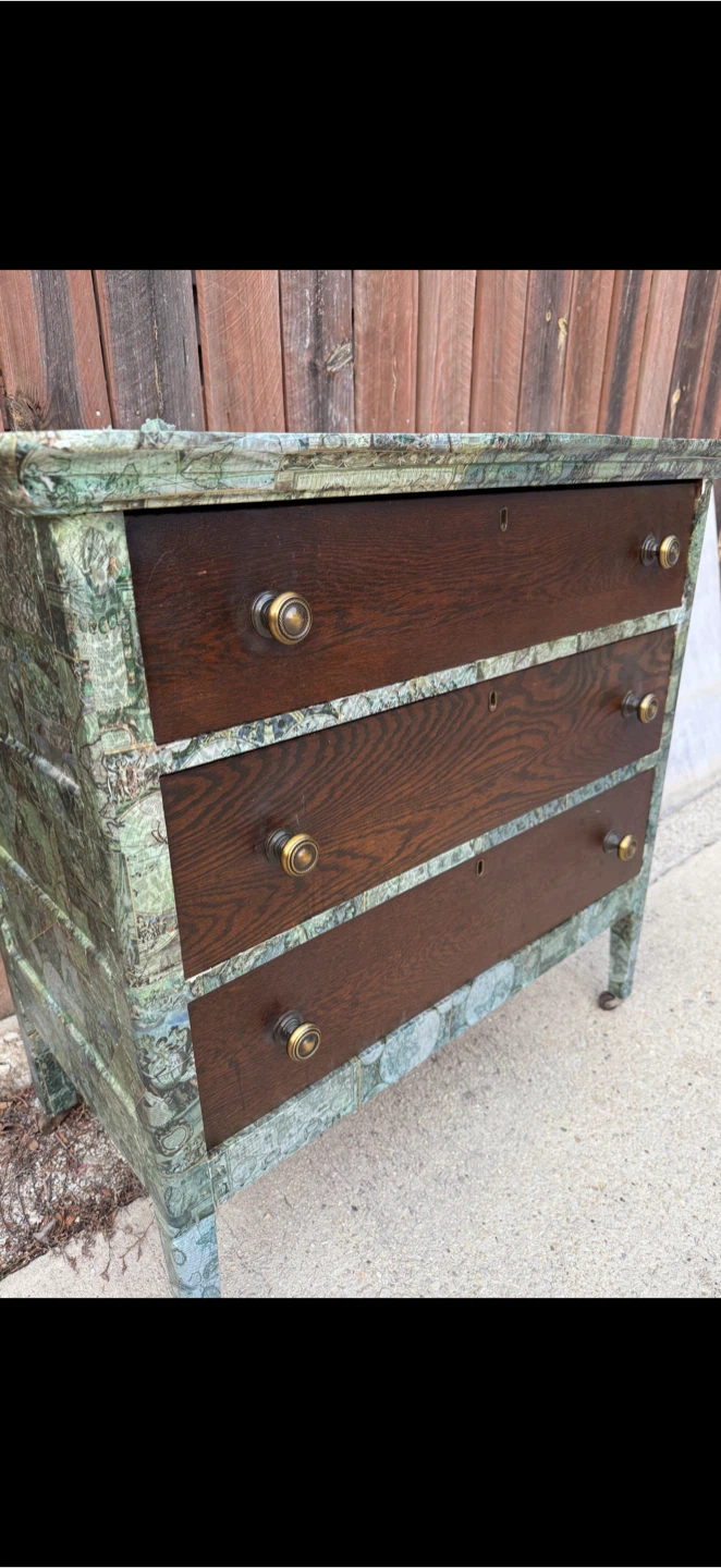 Vintage Wooden 3-Drawer Dresser - photo 4