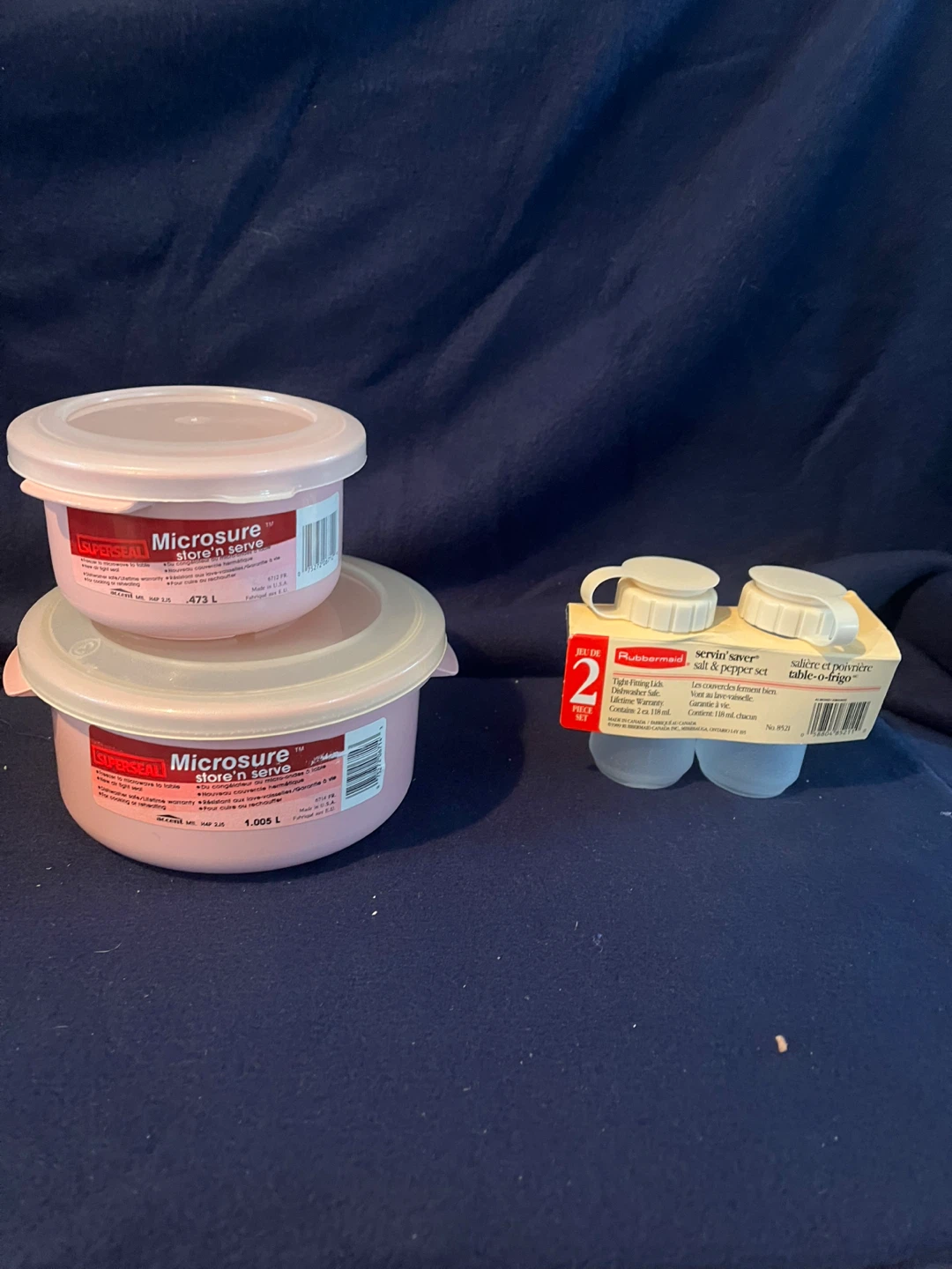 Supersseal Microsure & Rubbermaid Salt/Pepper Set