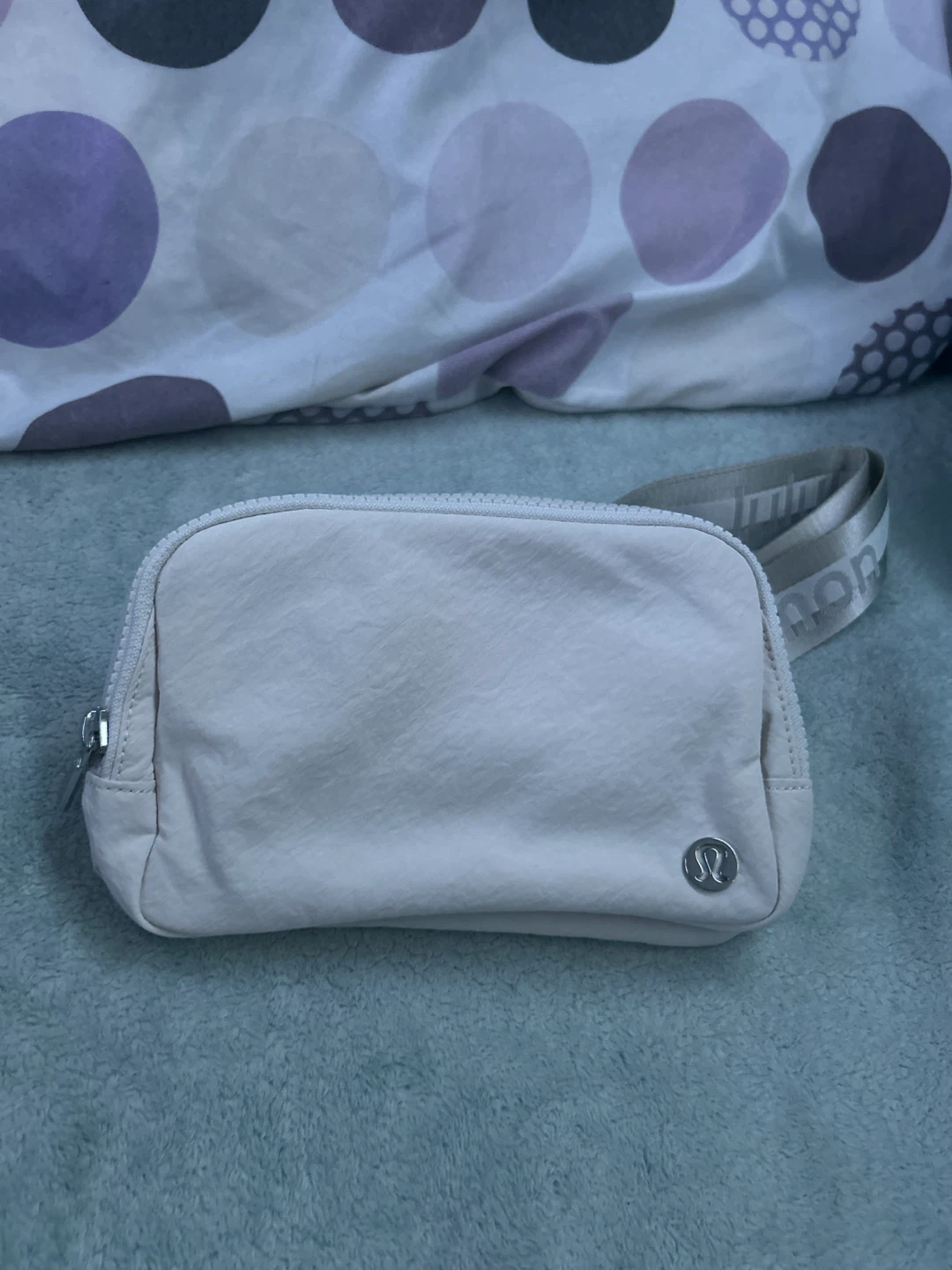 Lululemon Belt Bag - Light Ivory