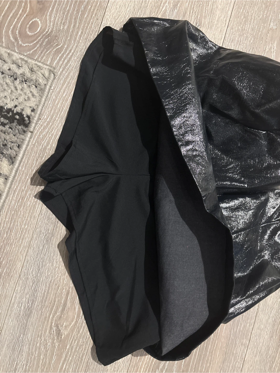 Abercrombie & Fitch Vegan Leather Skirt - Size M - photo 3
