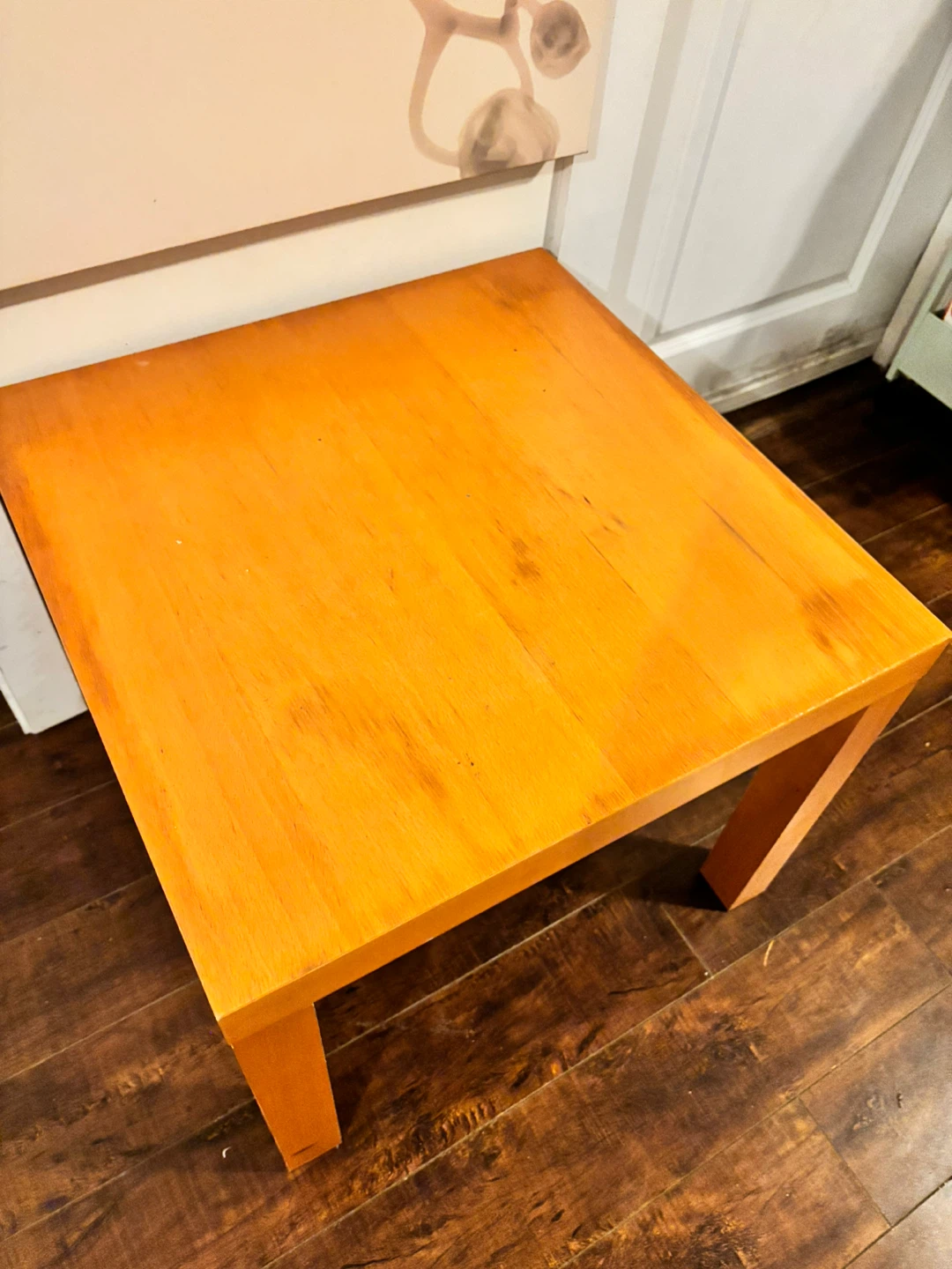 Coffee/Side table, golden 55x55 cm