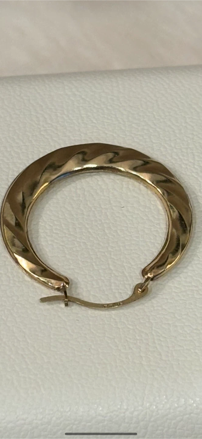 Gold Luxe 10KT Gold Hoop Earrings - photo 3