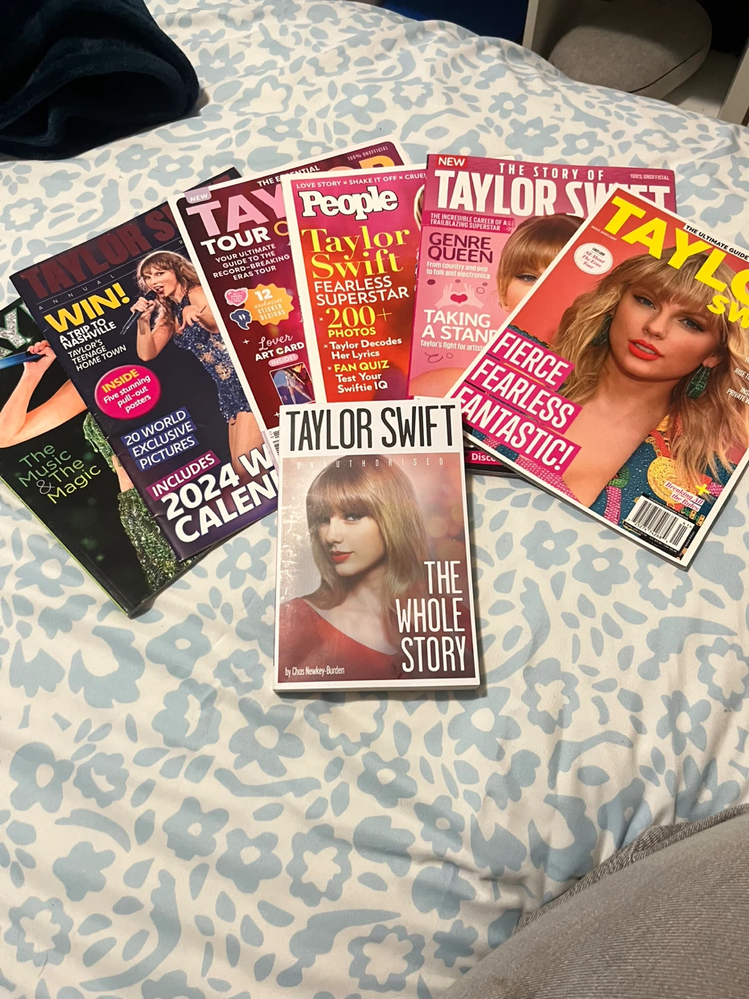Taylor Swift Magazines & Book Lot