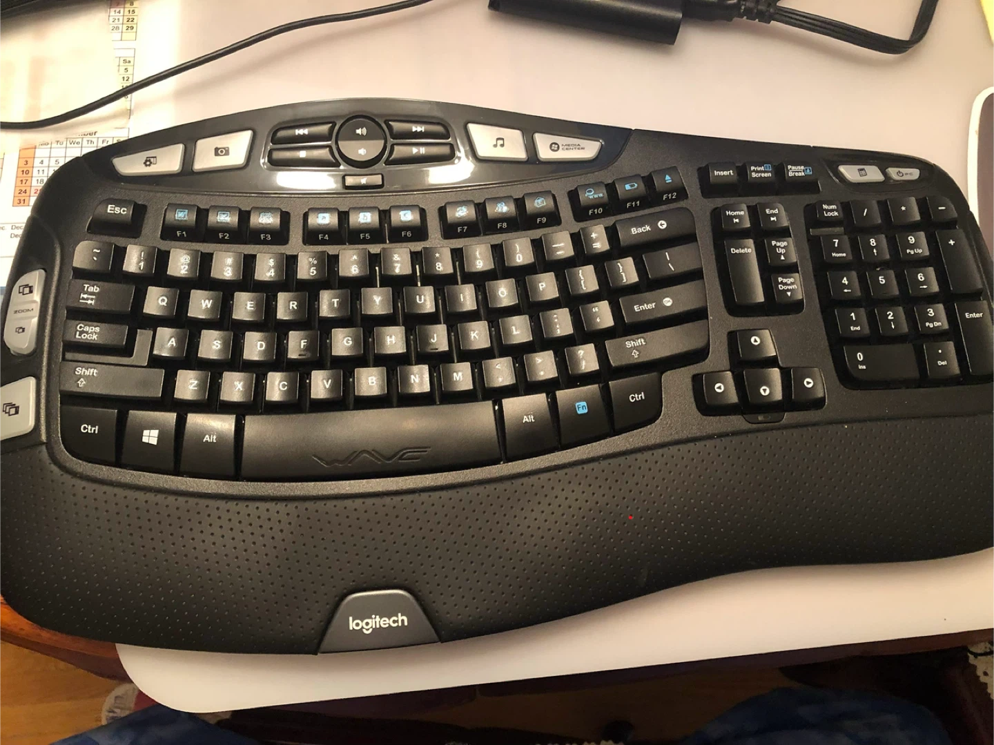Logitech Wave Keyboard K350. Ergonomic Design