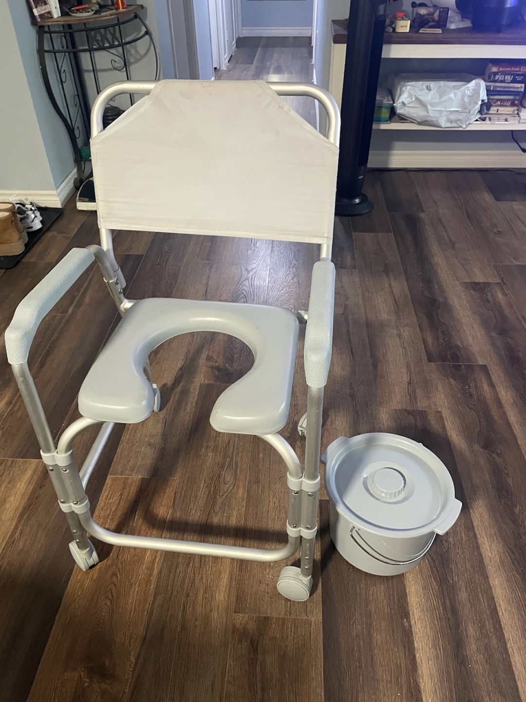 🥕Commode Chair
