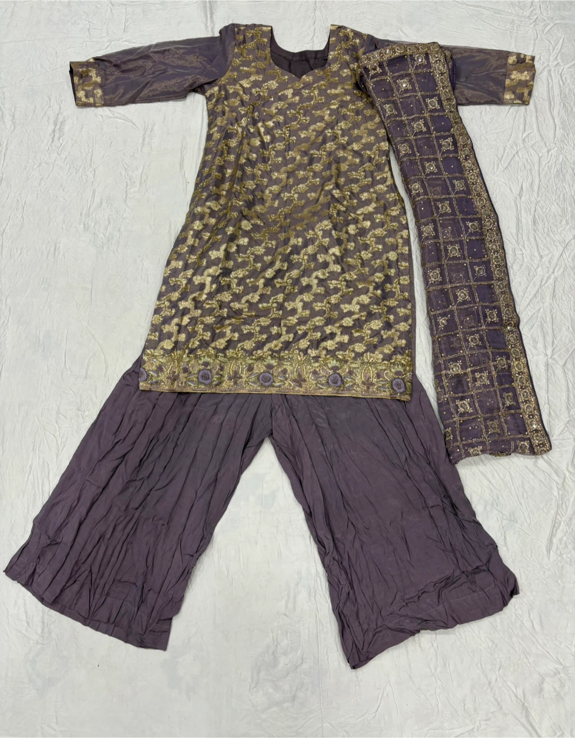 Salwar Kameez Suit Set