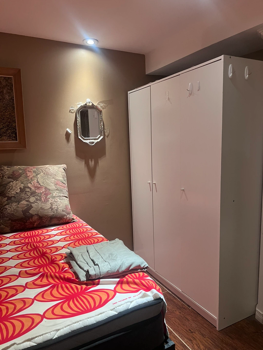 Private room for rent in scarbrough- Girls only - photo 4