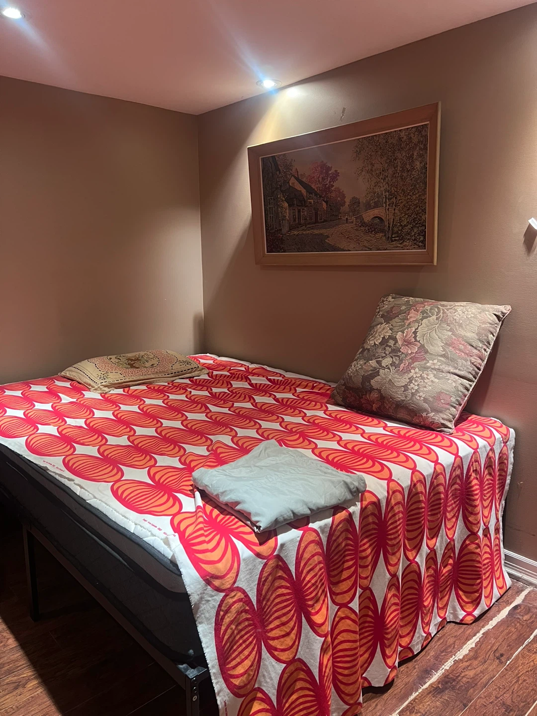 Private room for rent in scarbrough- Girls only
