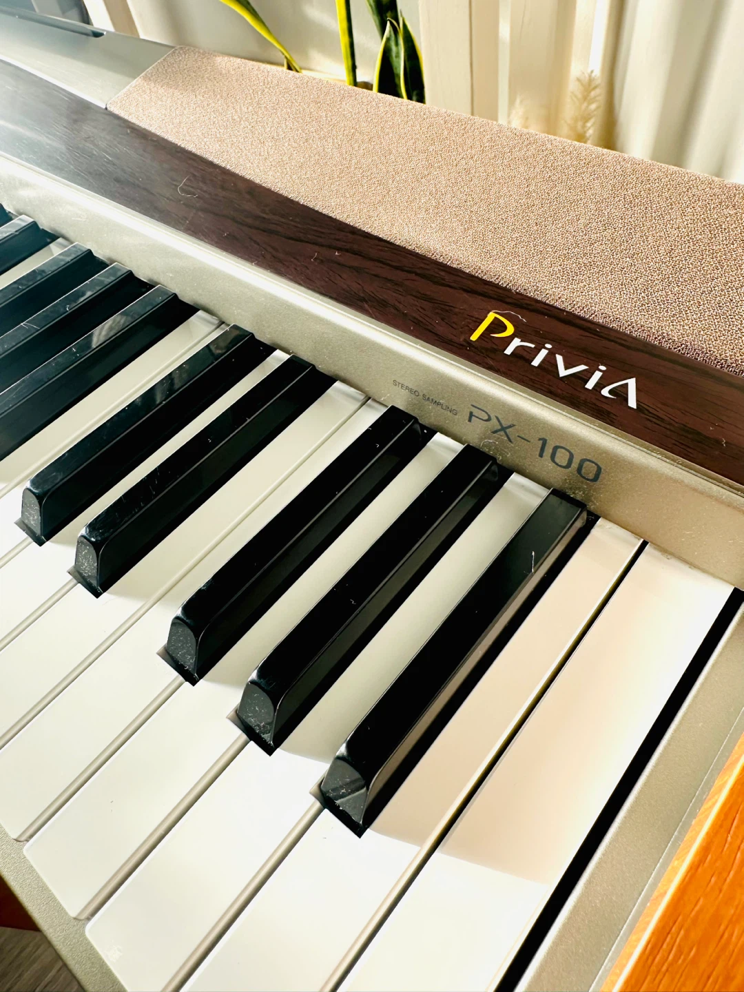 Great Sounding Piano Keyboard Piano, Weighted Keys w/ bench - photo 5