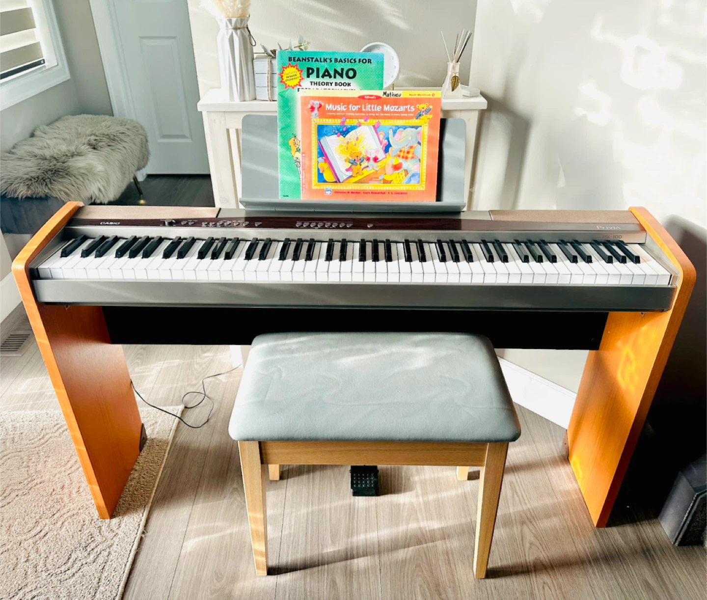Great Sounding Piano Keyboard Piano, Weighted Keys w/ bench
