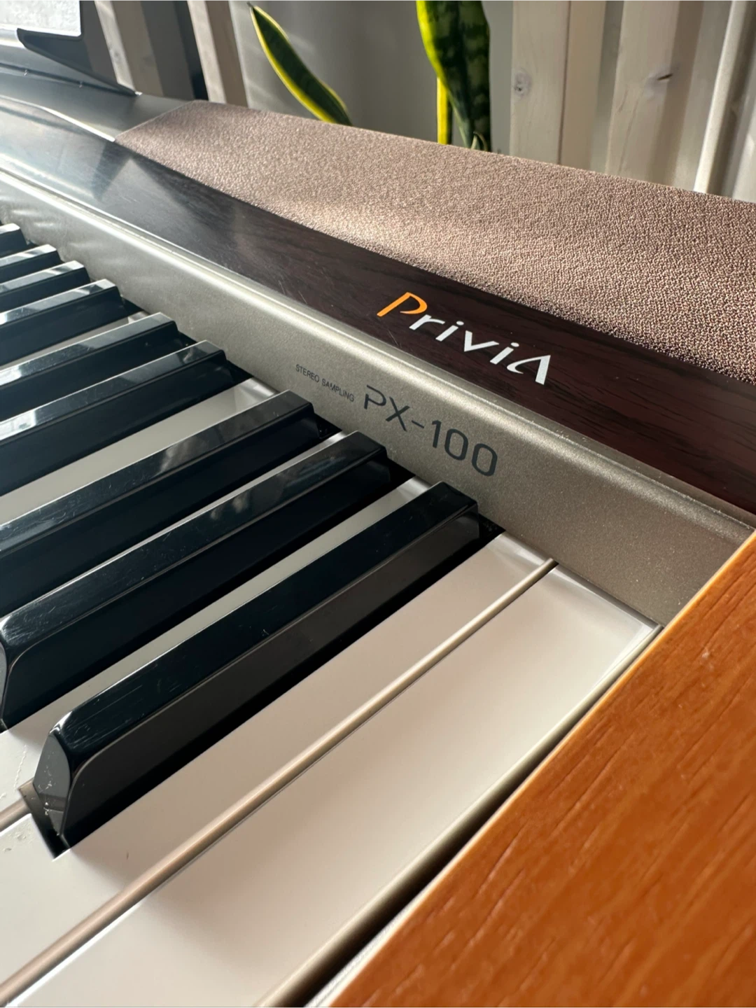 Great Sounding Piano Keyboard Piano, Weighted Keys w/ bench - photo 4