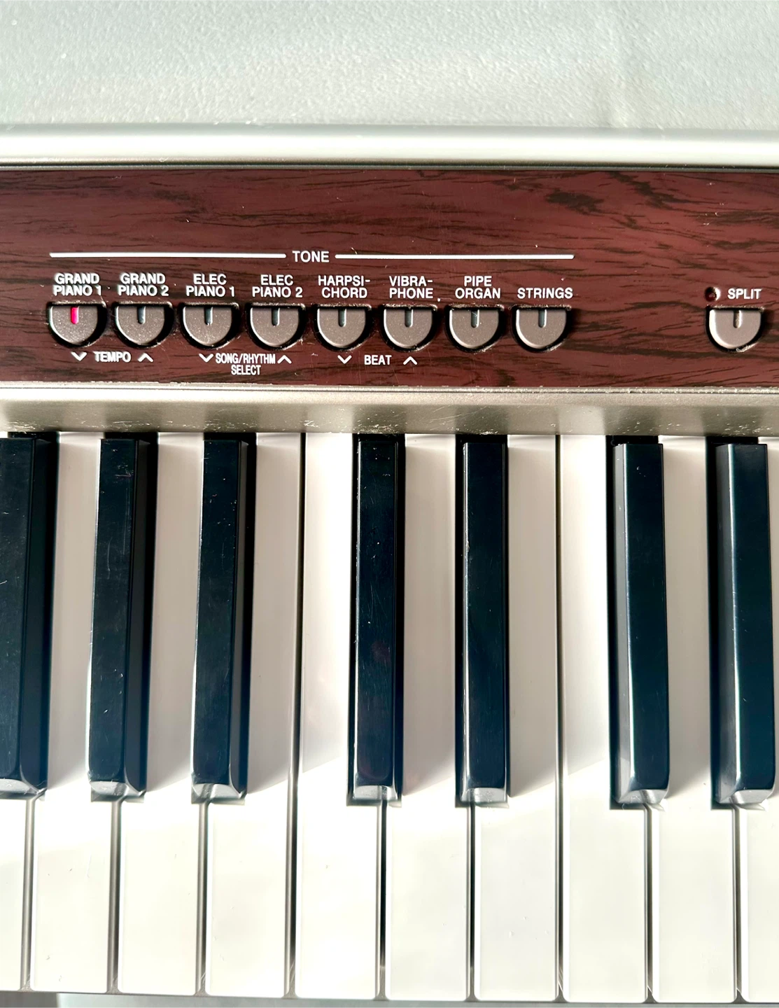 Great Sounding Piano Keyboard Piano, Weighted Keys w/ bench - photo 3