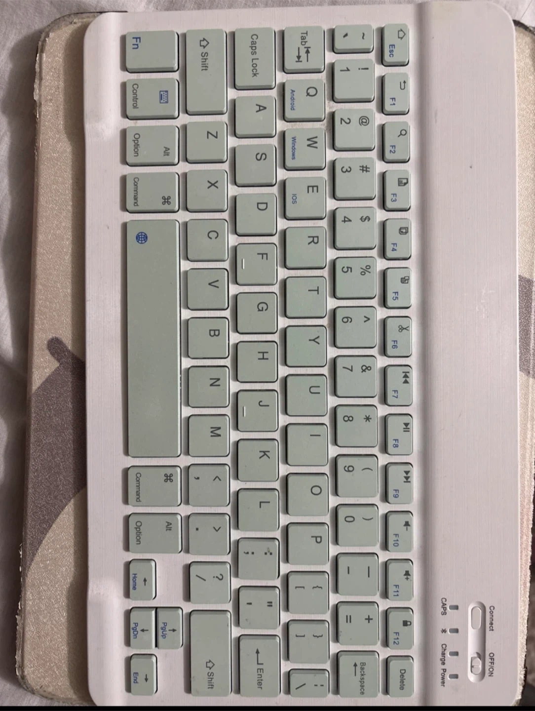 🥕 Rechargeable Bluetooth Keyboard