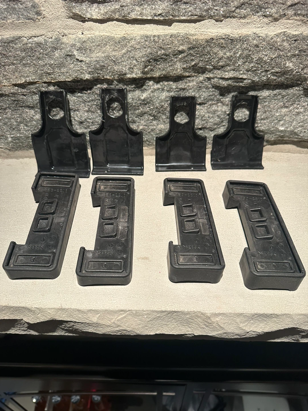 Thule roof rack attachment - photo 2