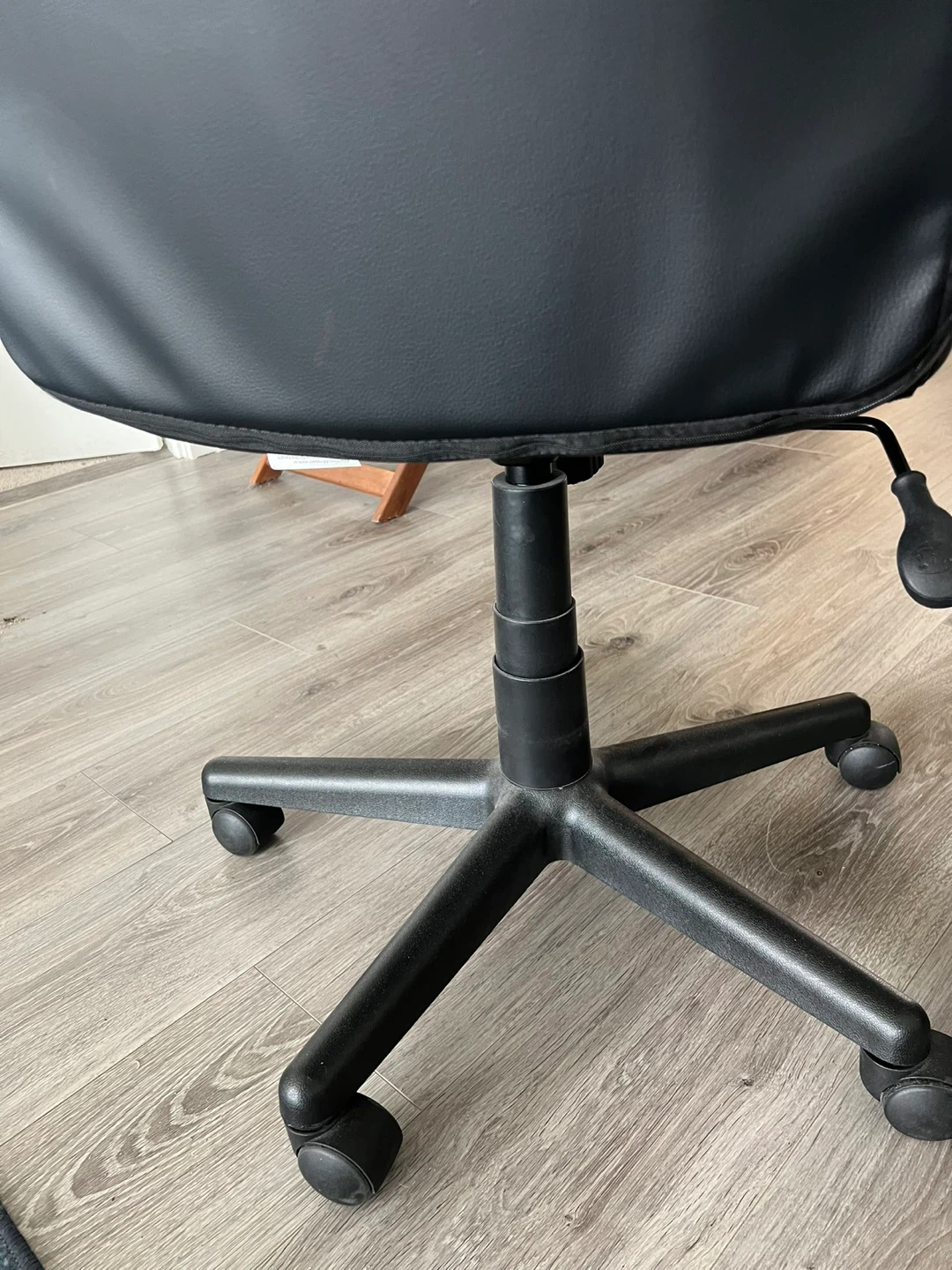 Black Office Chair - 20$ - photo 4