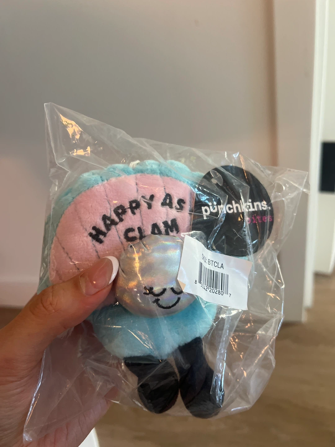 New Punchkins Bites Happy As A Clam Plush Bag Charm