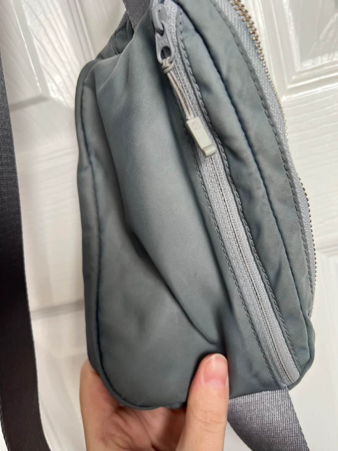 Lululemon Grey Everywhere Belt Bag - photo 2