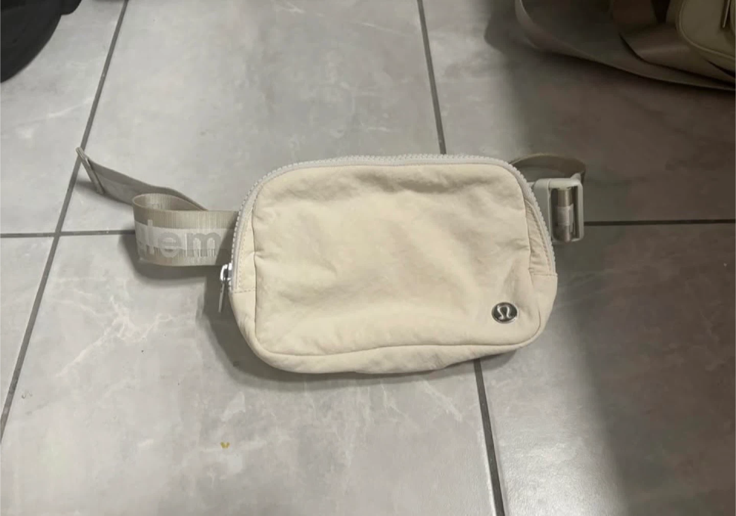 Lululemon Belt Bags & Shoulder Bag - photo 4
